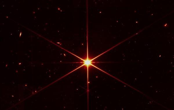 تلسکوپ جیمز وب نخستین عکس واضح از یک ستاره را ثبت کرد
